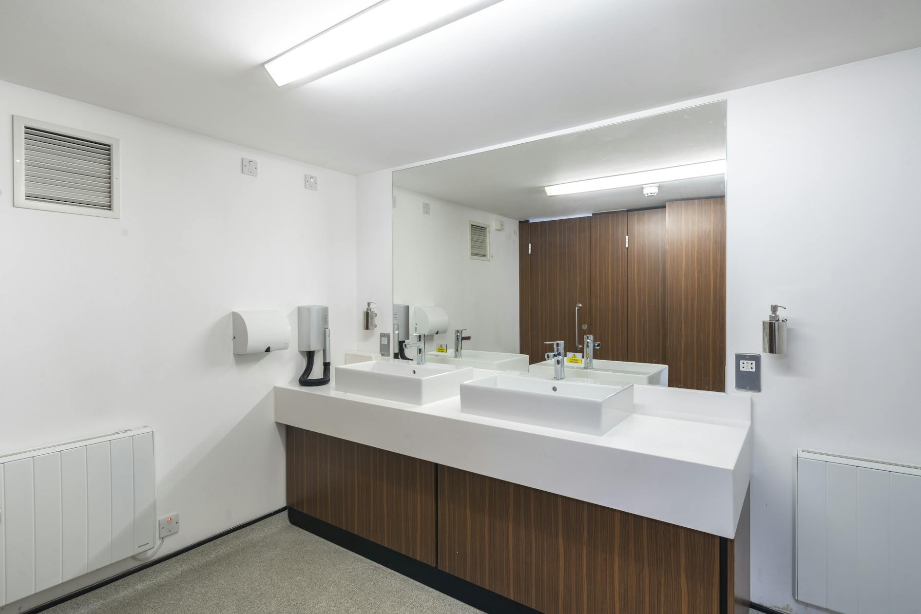 3 Harbour Exchange Square, London, Land & Buildings / Offices To Let / For Sale - HX_025.jpg