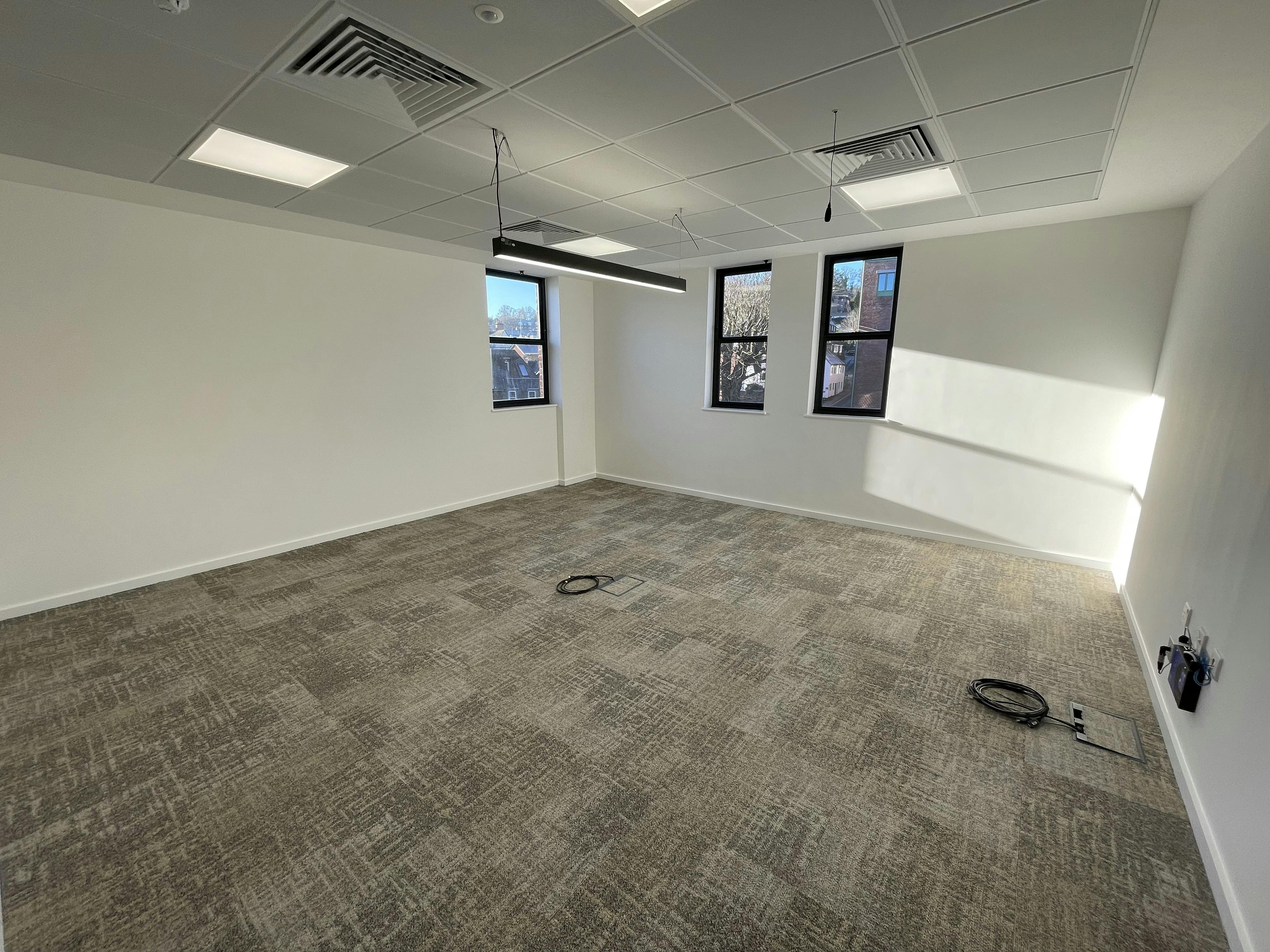 Hays House, Guildford, Offices To Let - IMG_5793.JPG