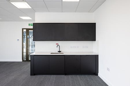 Unit B Railway Triangle, Portsmouth, Industrial/Logistics / Warehouse / Industrial / Warehouse To Let - UNIT B Railway Triangle 60.jpg