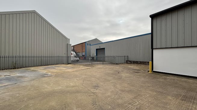 Units 10 & 12, Moniton Trading Estate, Basingstoke, Industrial / Warehouse To Let - IMG_E0082.JPG