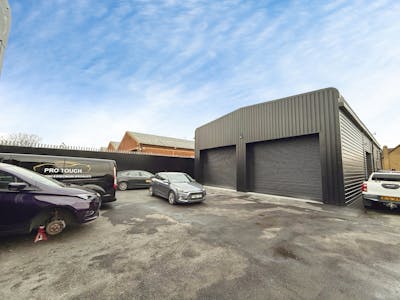 Walter House, Wickford, Industrial / Office For Sale - f12fcccc-WhatsApp 20Image 202026-03-24 20at 2017.11.20 (1).jpeg