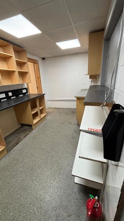 Archersfield, Basildon, Industrial / Office To Let / For Sale - WhatsApp Image 2025-02-18 at 14.04.15_6e985be8.jpg