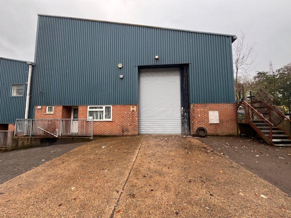 Unit H Progress Road, Sands Industrial Estate, High Wycombe, Industrial To Let - WhatsApp Image 20251112 at 140311_b93fc1e8.jpg