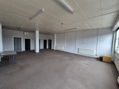 Unit 17, Stockport, Industrial/Logistics / Office To Let - 20260202_112107.jpg
