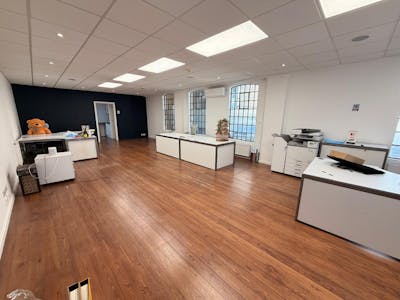 11 Ashleigh Drive, Leigh-On-Sea, Office To Let - WhatsApp Image 2026-04-28 at 13.54.03.jpeg