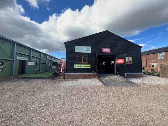 The Black Barn, Old Mill Barns, Leighton Buzzard, Offices To Let - 20250328_134948511_iOS.jpg