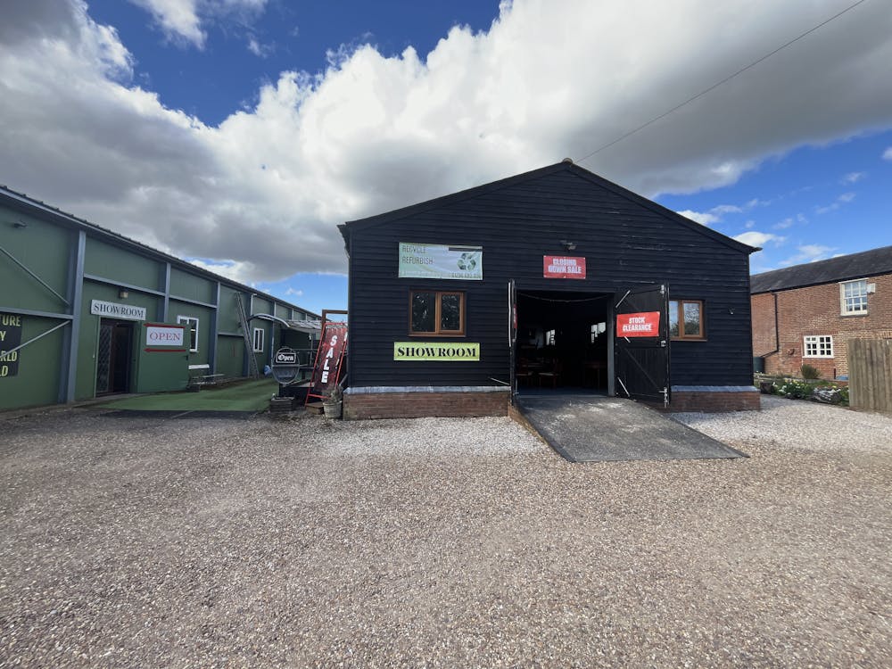 The Black Barn, Old Mill Barns, Leighton Buzzard, Office / Warehouse To Let - 20250328_134948511_iOS.jpg