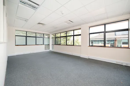 Unit 9, Borehamwood, Office To Let / For Sale - p10.jpg