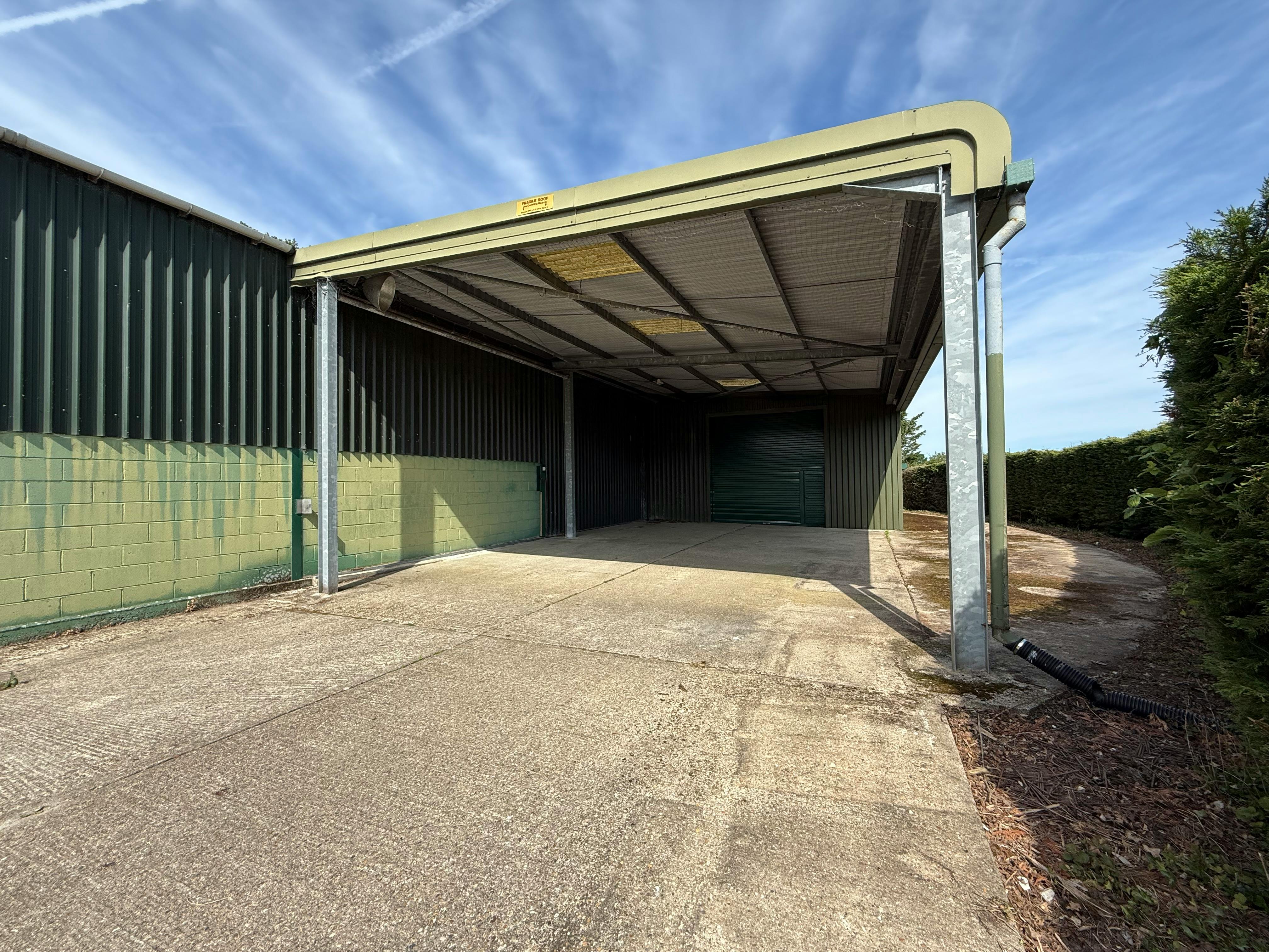 Industrial Unit in Waterlooville - photo 2