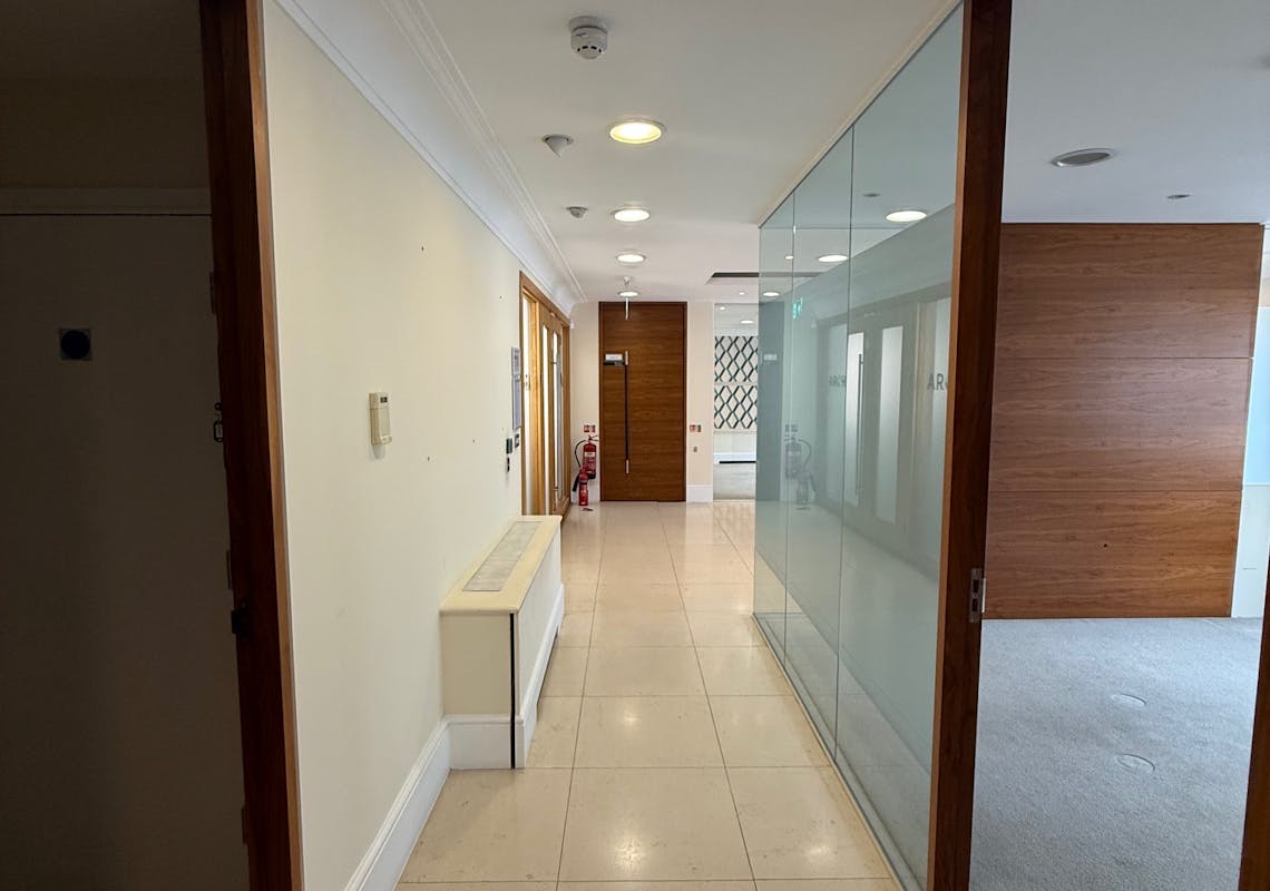 IMG_1831.jpg 70 Jermyn Street, London, Office To Let - IMG_1831.jpg