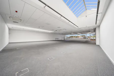 Unit B, Spectrum House, City Place, Gatwick, Office To Let - SH Gatwick Low Res 38.jpg