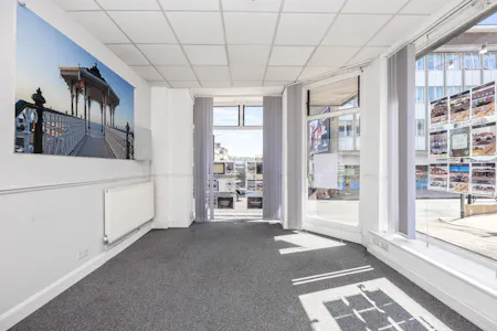 32-33 Queens Road, Brighton, Alternative Use Opportunity / Cafe (A1) / Class E Retail / Leisure / E (Commercial / Business / Service) / E Class Retail / Leisure (no extract - Open A1) / Education / Leisure / Office / Other / Retail / Retail - In Town / Sui Generis To Let - Queen's Road 32-33-003.JPG