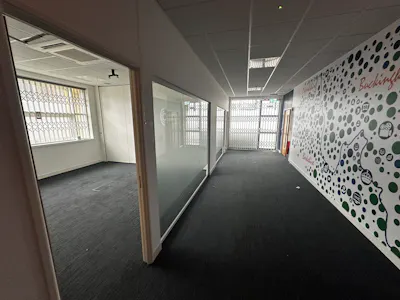 150 Edinburgh Avenue, Slough, Industrial / Warehouse To Let - IMG_3287.JPG