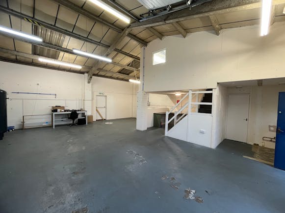 Units 3 Townsend Piece, Bicester Road, Aylesbury, Industrial For Sale - 20250121_153554542_iOS.jpg