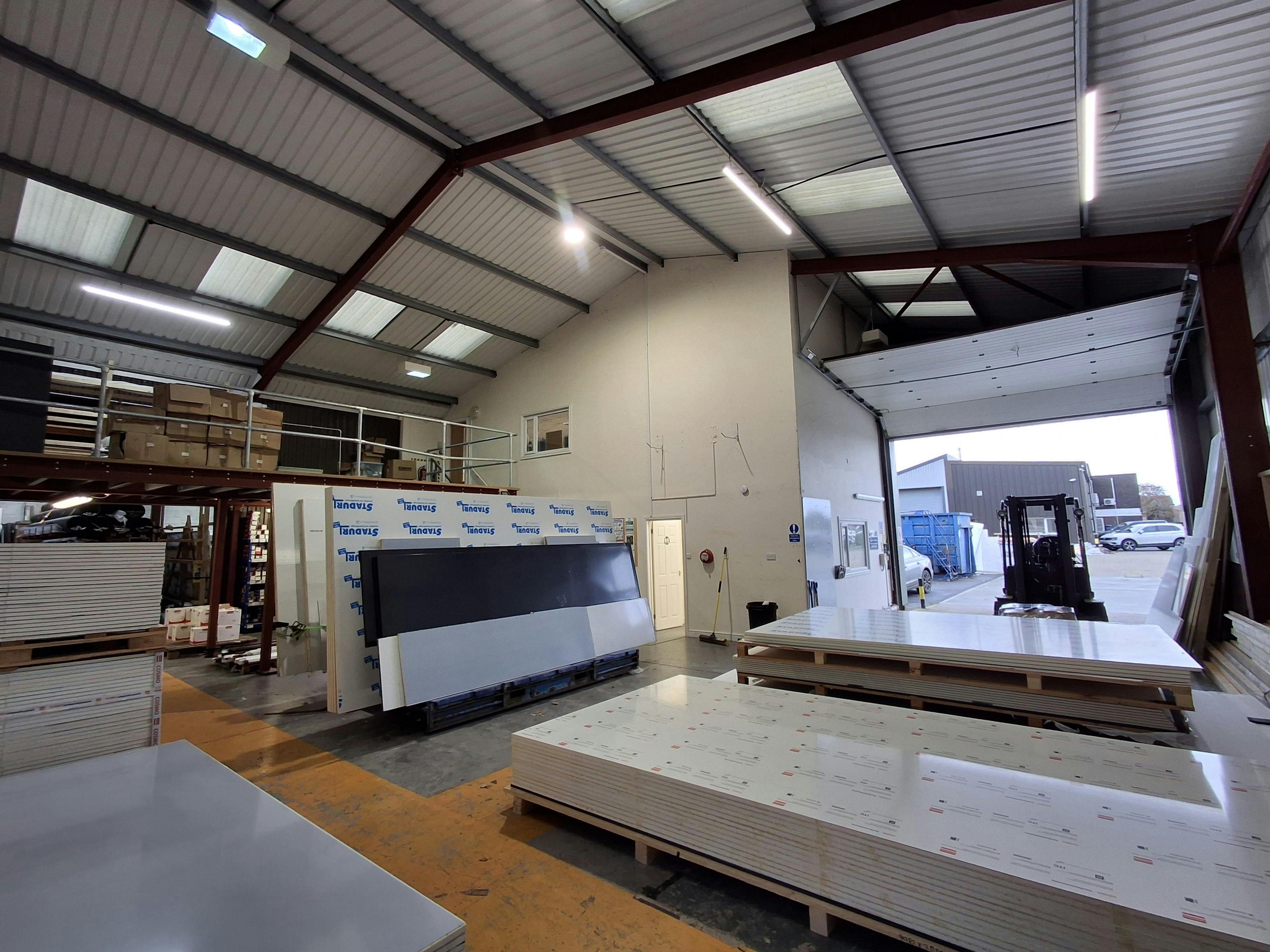 Industrial Unit in Ringwood - photo 2