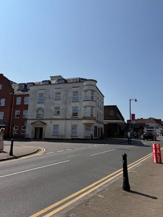 141-143 High Street, Crowthorne, Retail To Let - 3.jpg