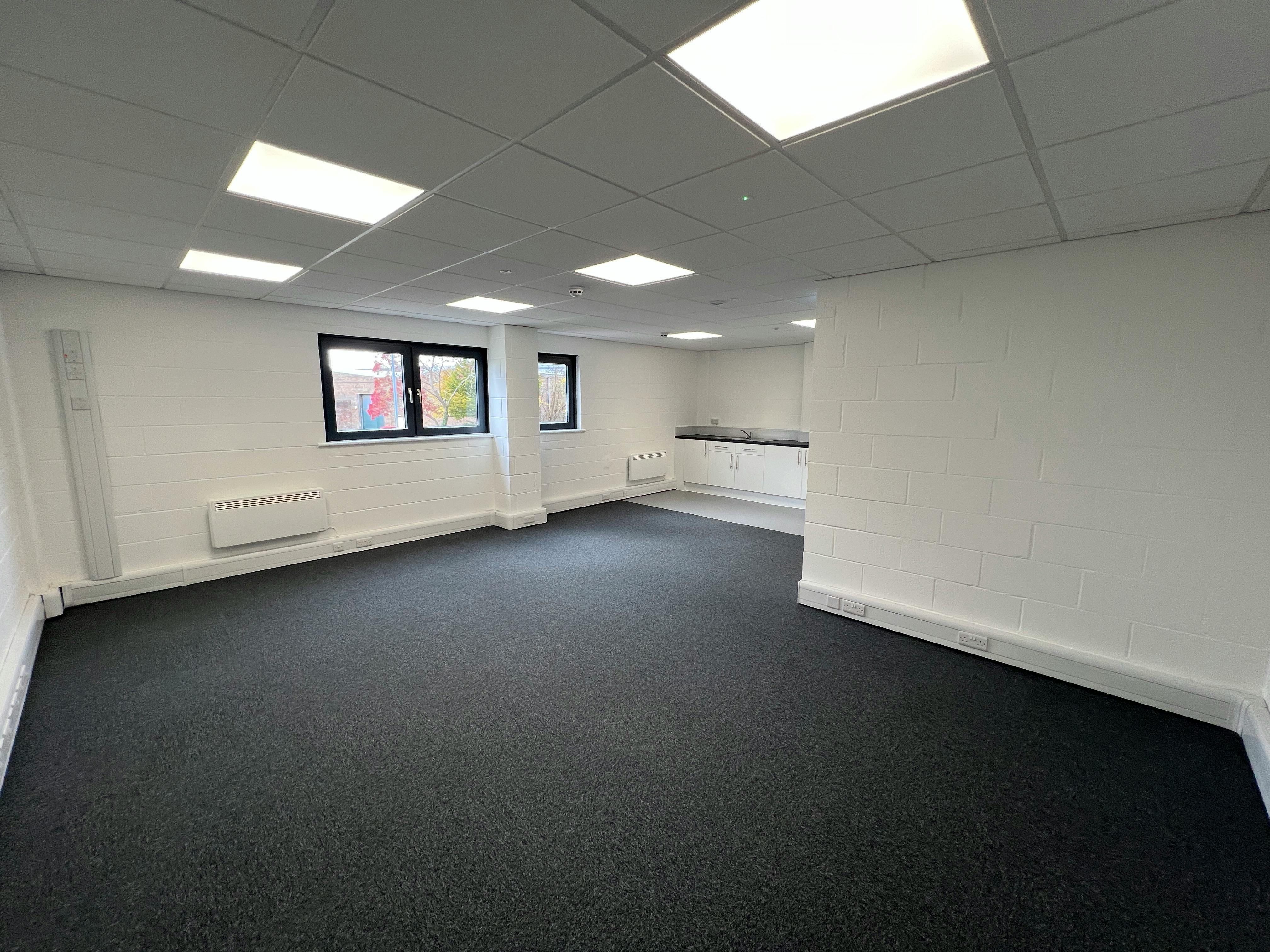 Industrial Unit in Portsmouth - photo 3