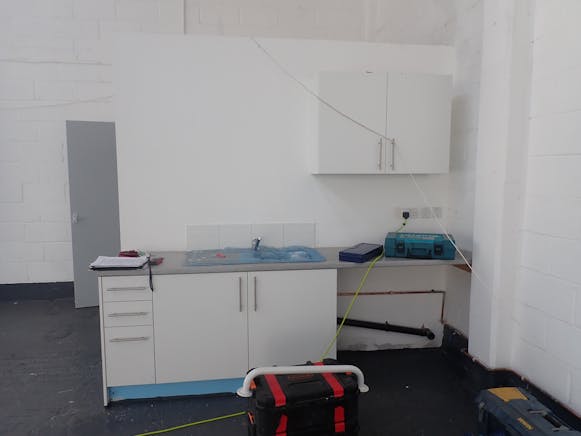 Unit D Roman House, Harlow, Industrial To Let - P4240032.JPG