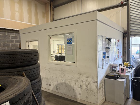 Unit 5, Cornishway North, Taunton, Industrial To Let - IMG_0287.jpeg