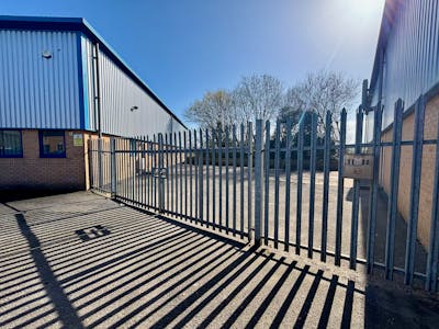 Unit B1, The Laurels Business Park, Cardiff, Industrial To Let - IMG_7624.jpeg