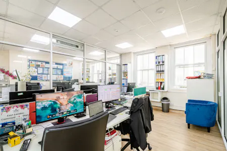 149-151 Commercial Road, London, Office To Let - Commercial Rd 149-151 2F - Low Res 14.jpg
