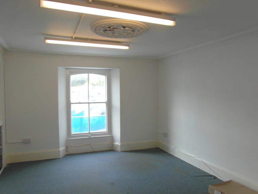 6 Fore Street, Looe, Office To Let - Internal Images 2017 3.JPG