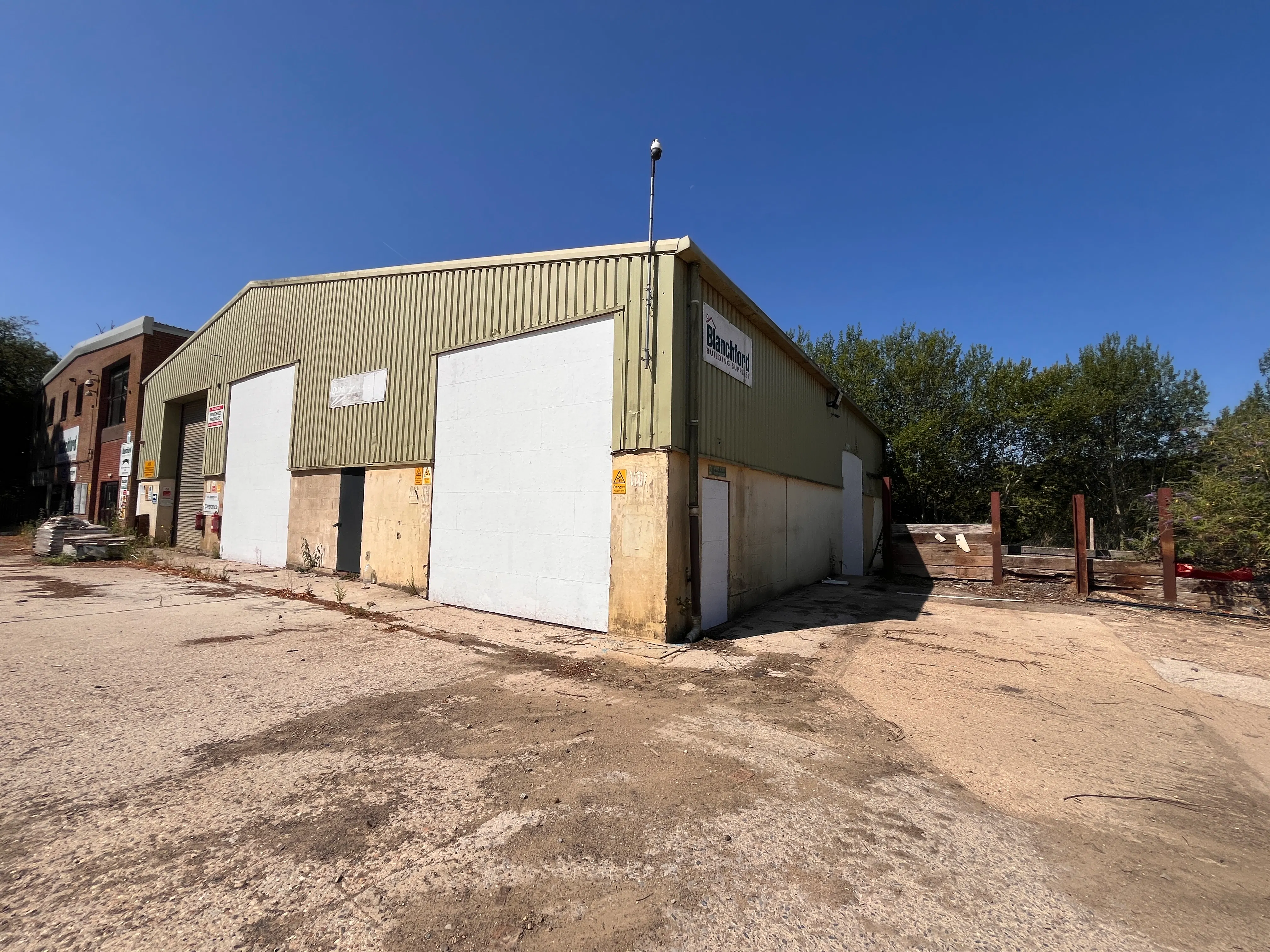 14 Picts Lane, Princes Risborough, Industrial / Industrial To Let - 20260708_094321003_iOS.jpg