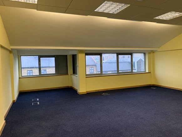 Quebec Wharf, London, Leisure / Offices / Warehouse & Industrial To Let - Typical office floor finish