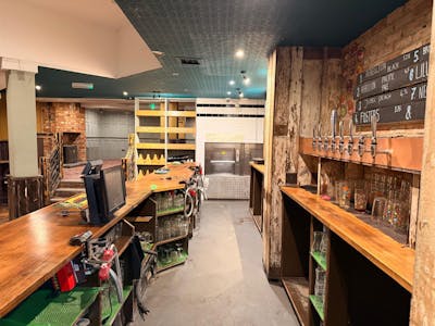 120-123 Oxford Road, High Wycombe, Retail To Let - 20260331_135755000_iOS 1 2.jpg