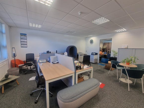 Unit 7 Prisma Park, Berrington Way, Basingstoke, Office For Sale - 20260430_110355.jpg