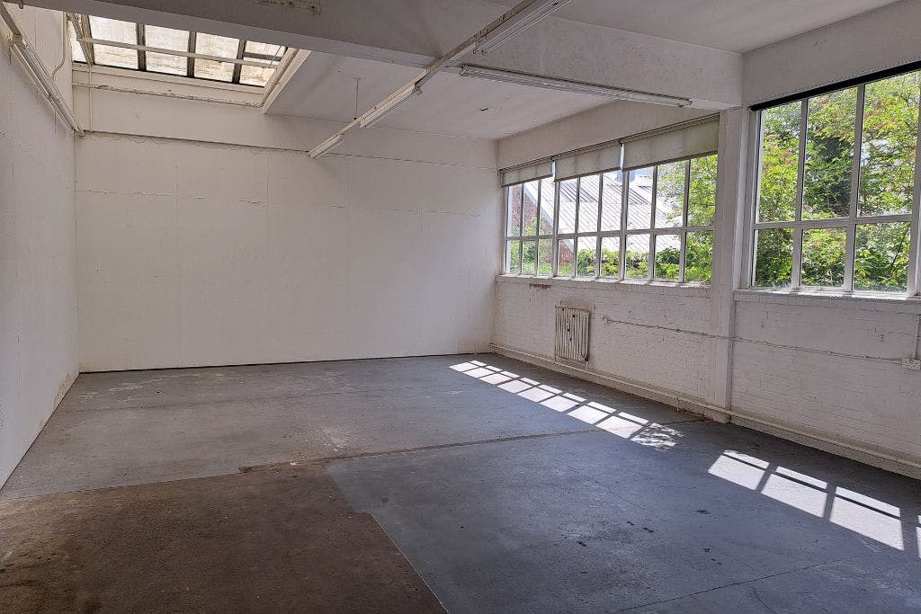 Industrial Unit in London - photo 2