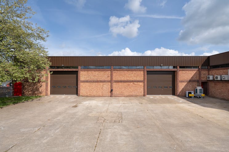 Units 57/58 Suttons Business Park, Reading, Industrial / Warehouse To Let - IW220425CA016.jpg