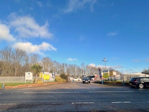 Unit 7, Guildford, Industrial / Retail To Let - Entrance ii.jpg