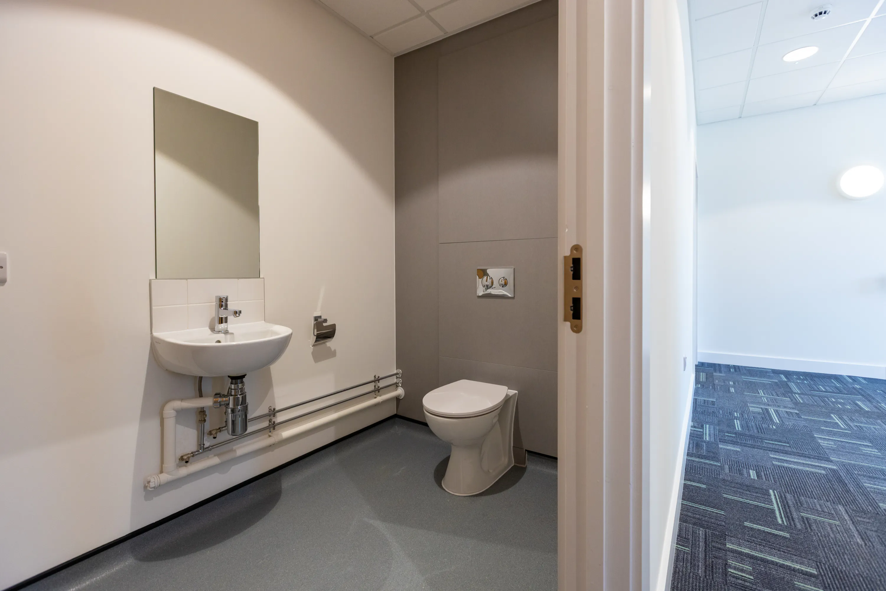 Unit 1 T45, Aire Valley Road, Leeds, West Yorkshire, LS9 0AA