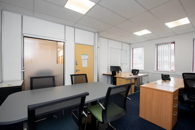 Alexandra Gate Business Centre, Cardiff, Offices To Let - A18 2 (6 persons).jpg