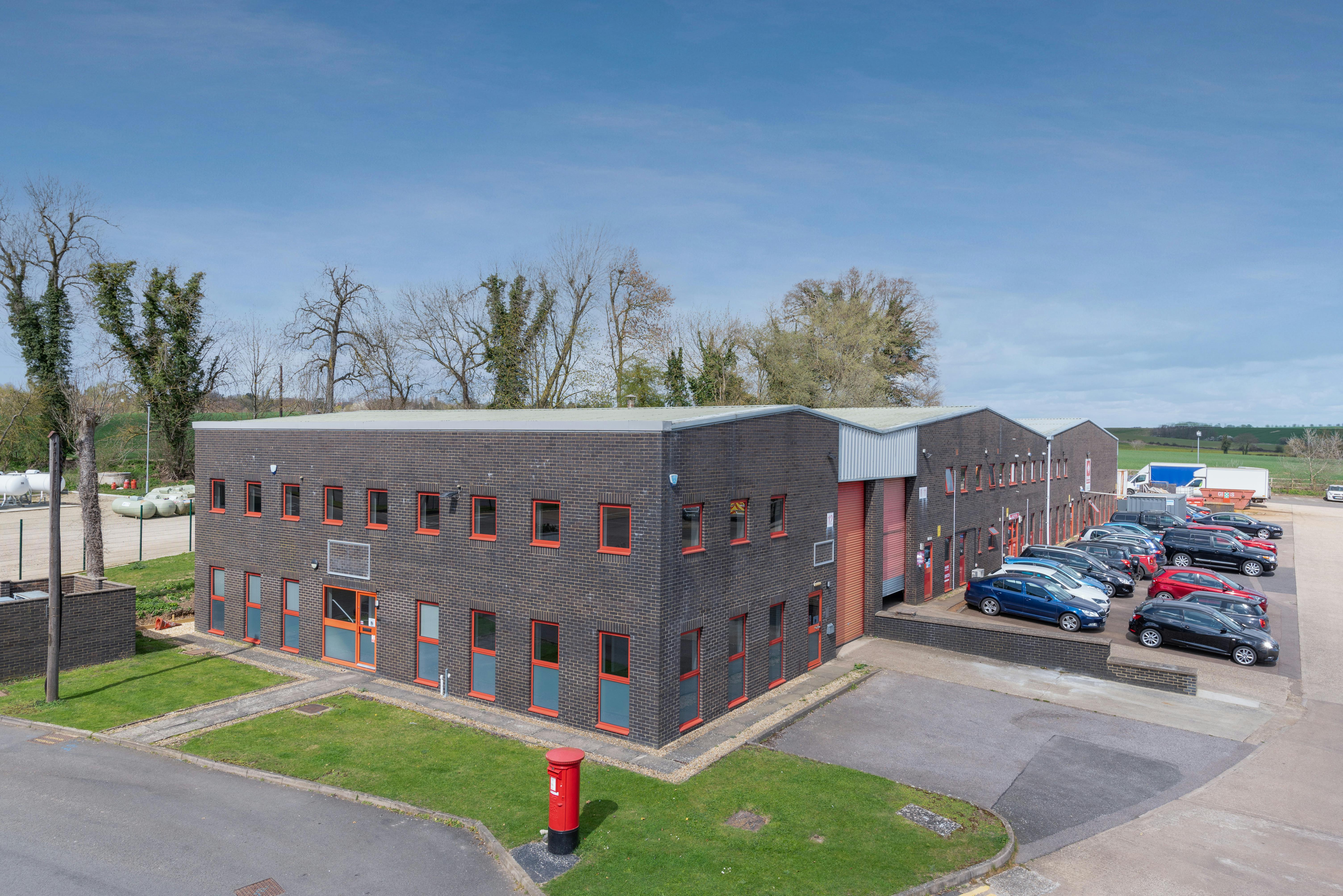 12 Field End, Long Crendon, Industrial To Let - 12 Field End4.jpg