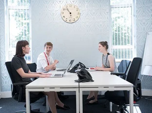 Office in Staines-upon-Thames - photo 4