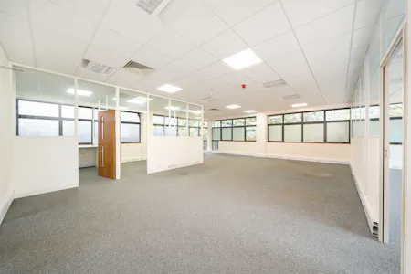 Unit 9, Borehamwood, Office To Let / For Sale - p07.jpg