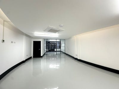 Arch 13a Goswell Hill, Windsor, Leisure / Office / Retail To Let - IMG_4073.JPEG