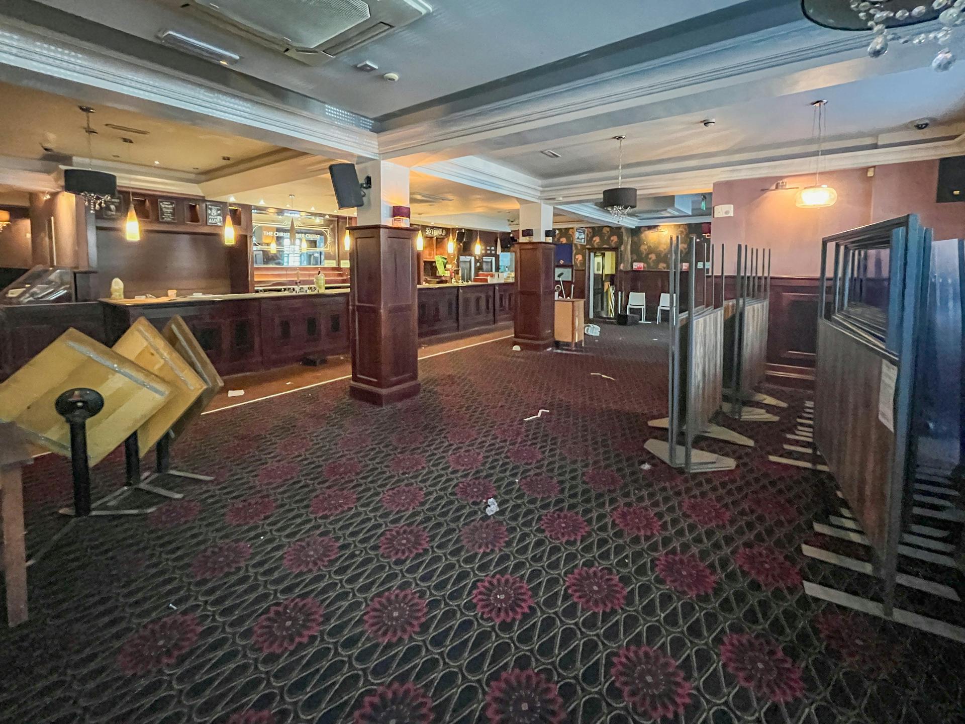 Retail/Shop in Bournemouth - photo 2