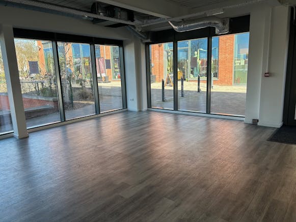 Unit 10, Elms Walk, Wokingham, Retail To Let - 9.jpg