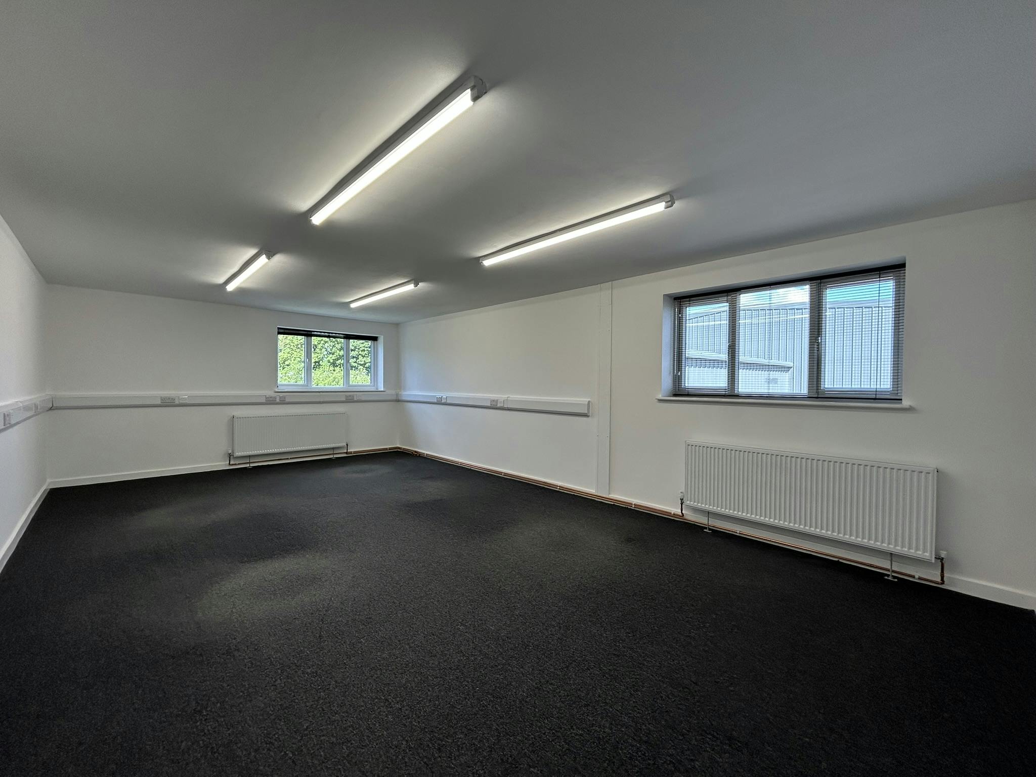 Unit 4 The Hidings, Love Lane Industrial Estate, Cirencester, Industrial / Other To Let - IMG_6166.JPEG