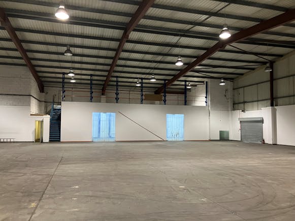 Unit 7 Plane Tree Crescent, Feltham, Industrial To Let - IMG_1105.jpg