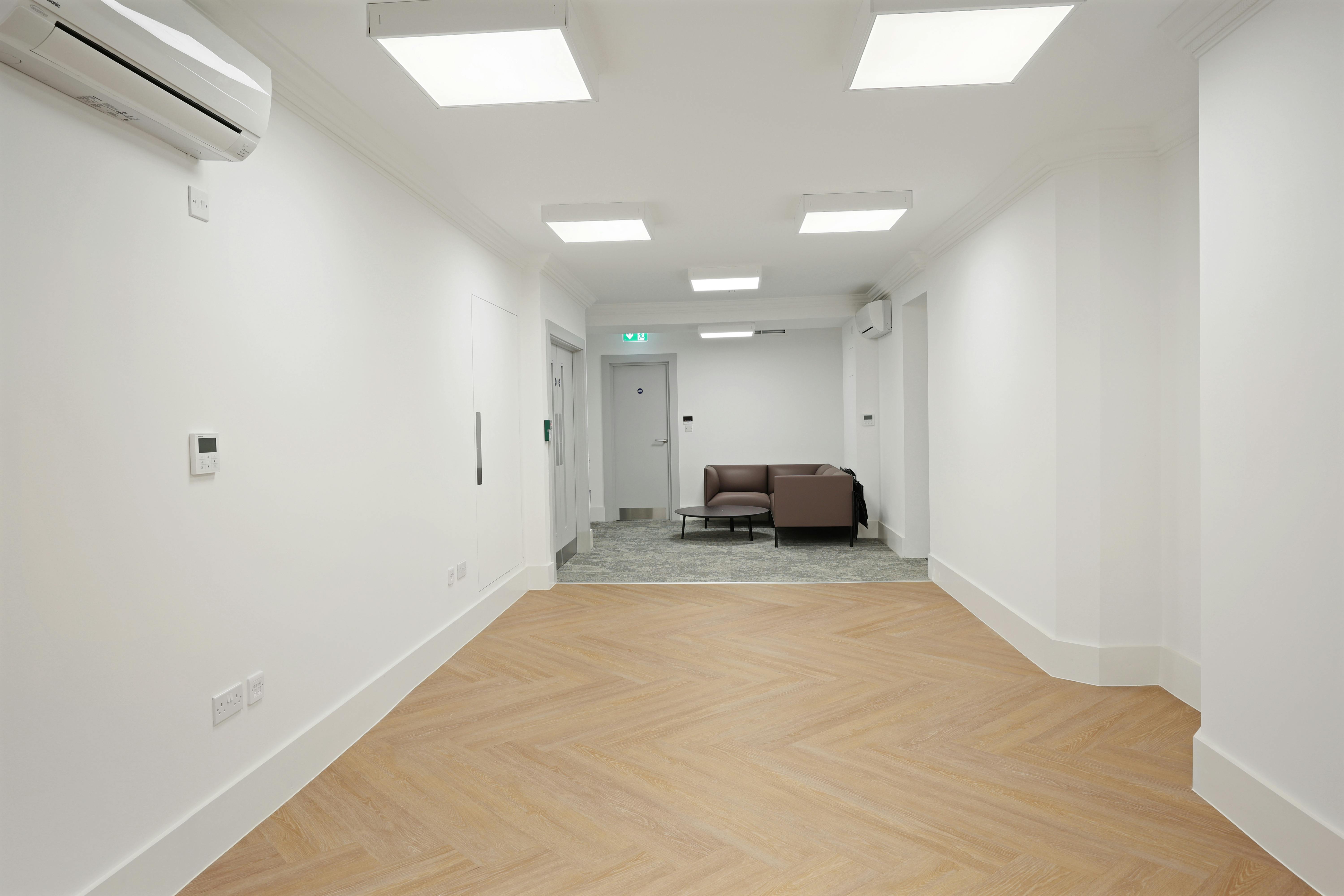 38 Soho Square, London, Offices To Let - Shop VM BDG 38 Soho Sq W1D 3HB_0408 1.JPG