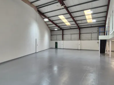 Unit 24, Glossop, Industrial/Logistics / Office To Let - 20260916_114235.jpg