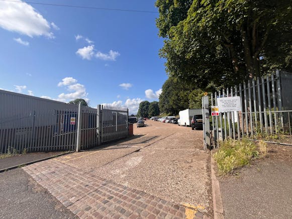 Unit 1, Howard Industrial Estate, Chilton Road, Chesham, Industrial To Let - WhatsApp Image 20250616 at 173015_2bef6d8d.jpg