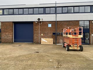 Unit 18 Eldon Way Industrial Estate, Paddock Wood, Industrial To Let - 18 Eldon Way main.jpg