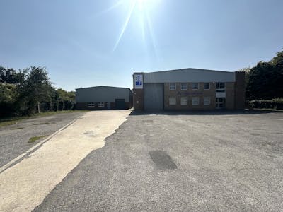 Units at Bridge House, Princes Risborough, Industrial To Let - IMG_2418.jpeg