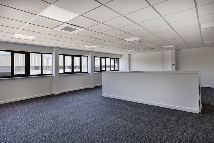 Unit 8 Nimrod Industrial Estate, Reading, Industrial / Warehouse To Let - Unit 86.jpg