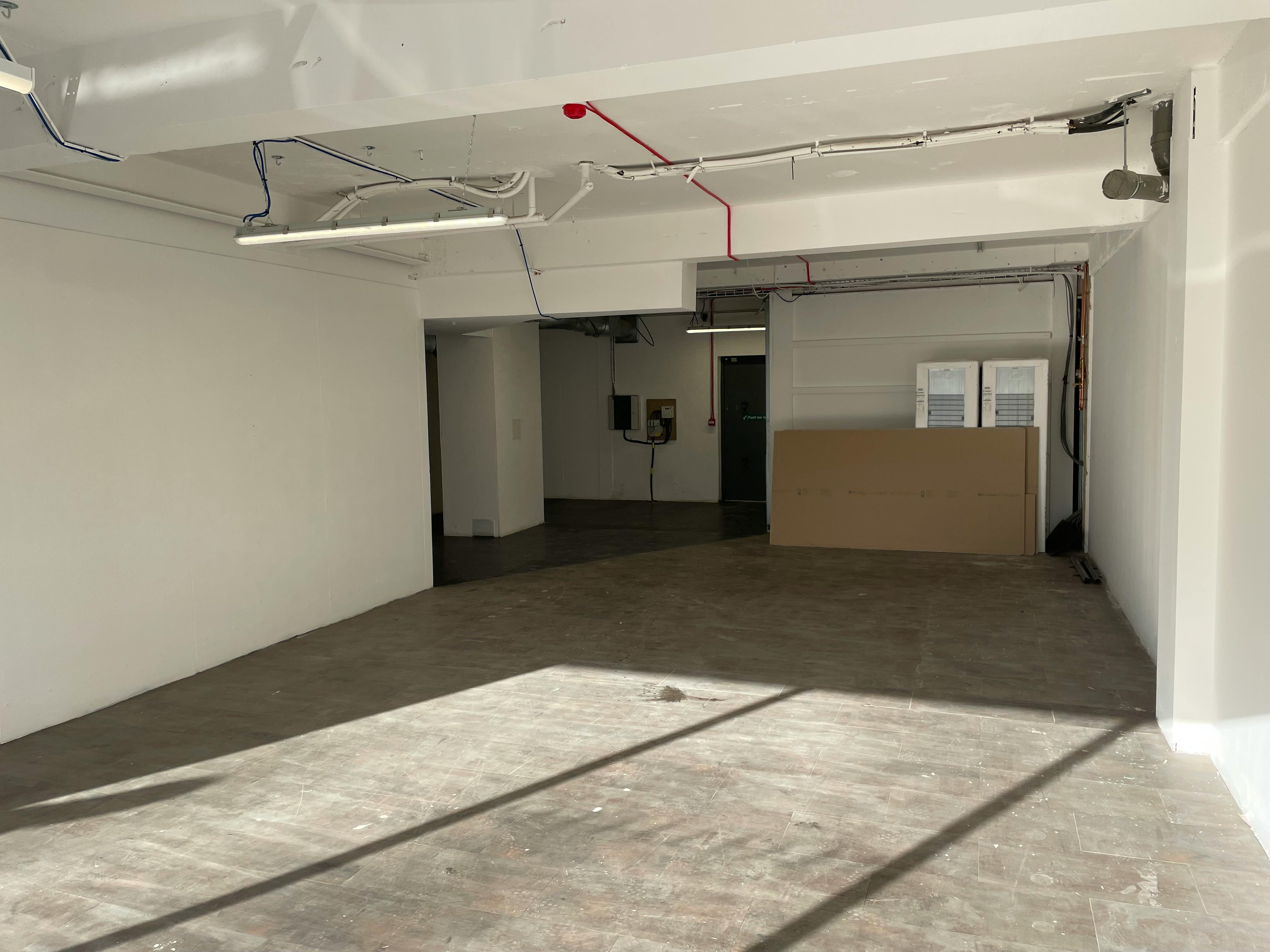 Retail/Shop in Southampton - photo 3